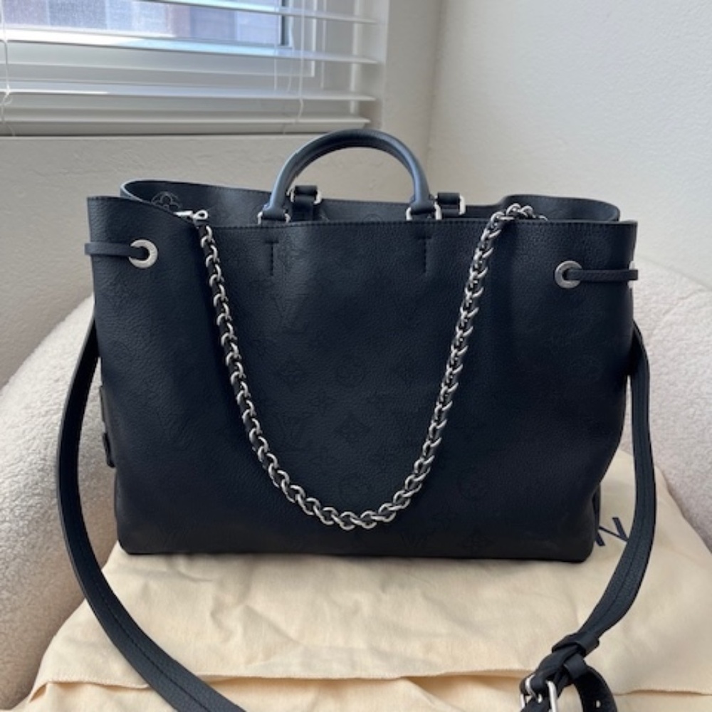 Louis Vuitton Bella Tote Mahina Leather M59200